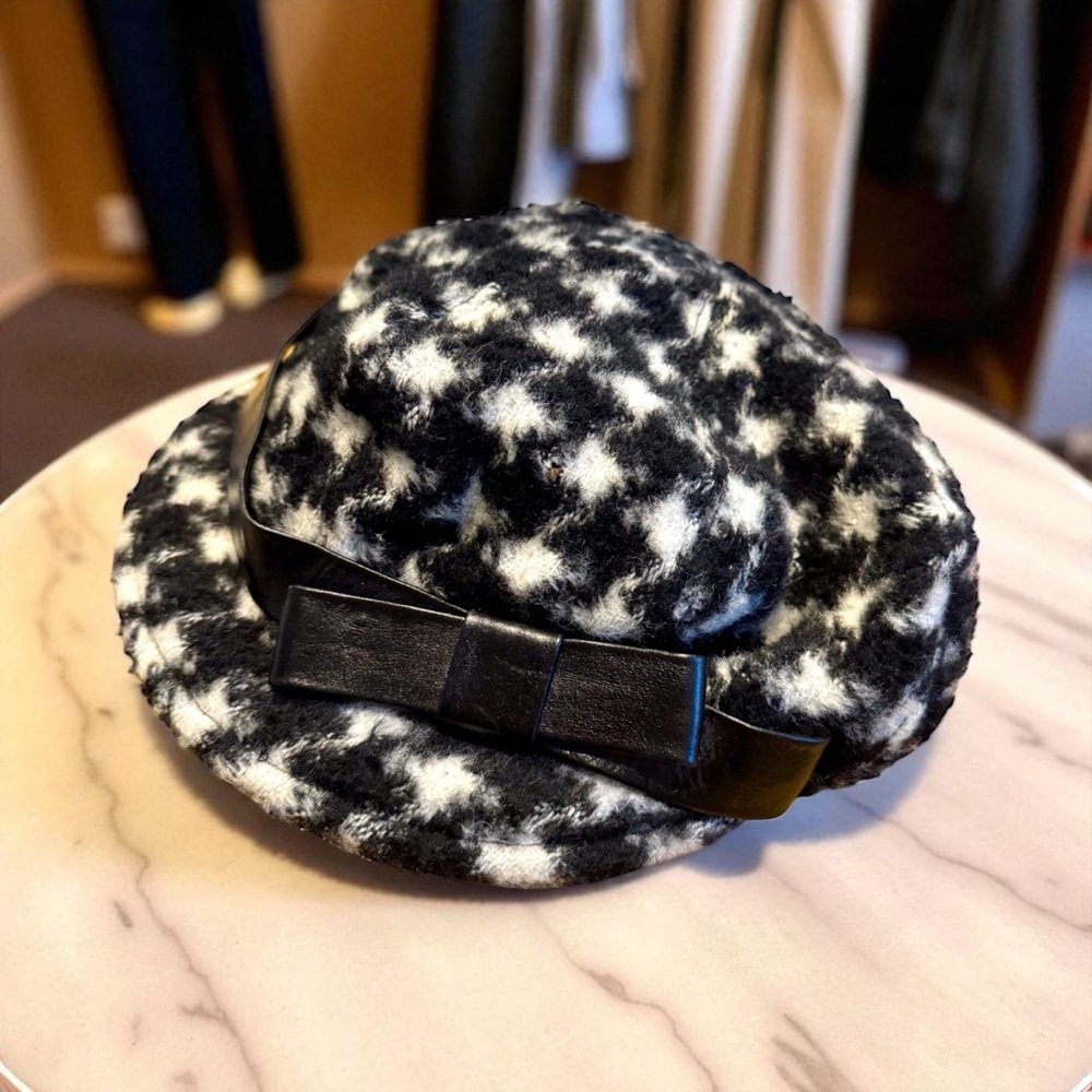 Juicy Couture Chic Black and White Houndstooth Hat with Bow EUC